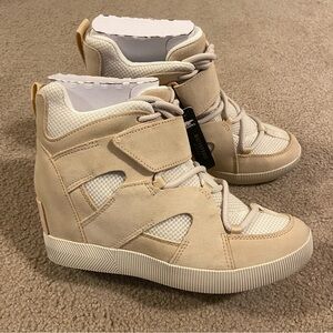 Sorel Wedge Lace Up Boots Size 7.5